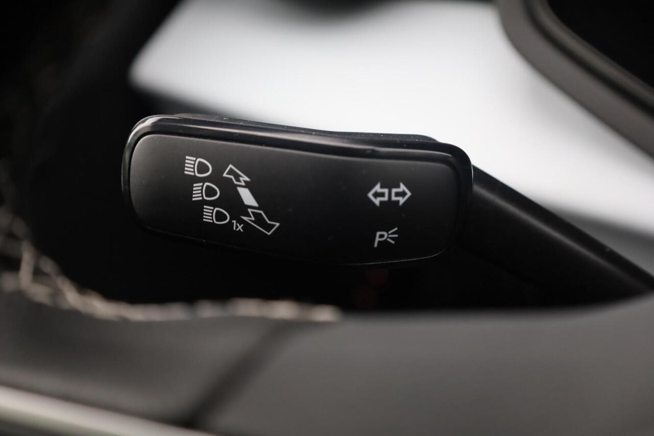 Seat IBIZA 1.0 EcoTSI Style 95PK / 70kW Apple Carplay & Android Auto, LED koplampen, cruise control, airco, volledig digitaal instrumentenpaneel (Virtual Cockpit), verkeerstekenherkenning, parkeersensoren achter, rijstrook behoud assistent, 15'' LMV 'Enjoy'