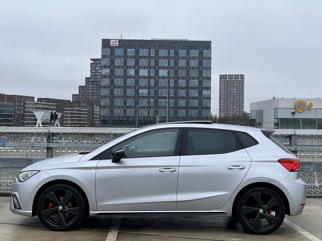 Seat IBIZA 1.0 TSI 110PK FR Black Edition / Panoramadak / ACC / Keyless / Full Led / Achteruitrijcamera / LMV 18" P4