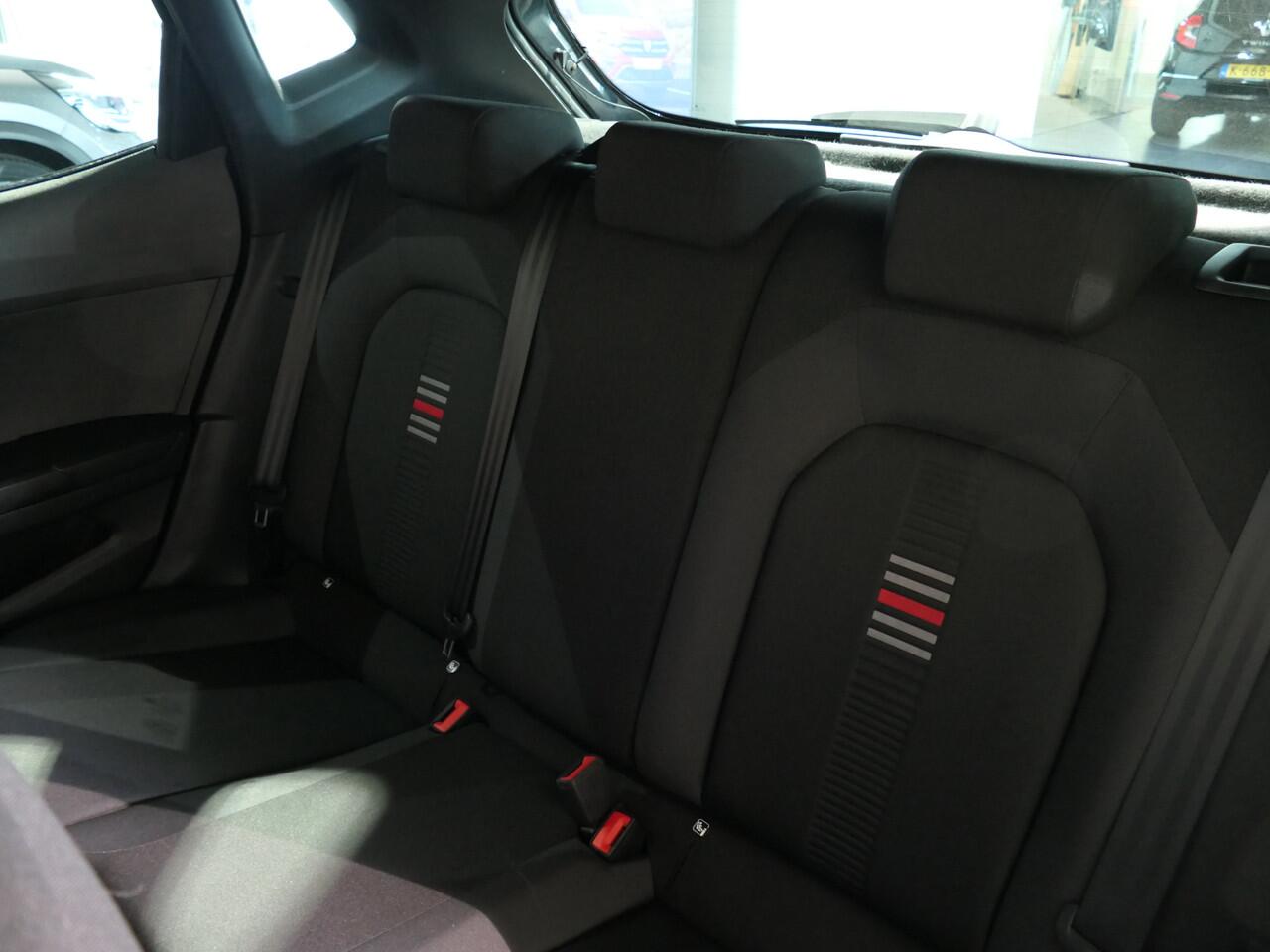 Seat IBIZA 1.0 TSI FR Business Intense - Occasion Lease vanaf ¤484 p/m - Automaat - Navi - Camera - Sensor v+a - Cruise - Apple carplay & Android auto