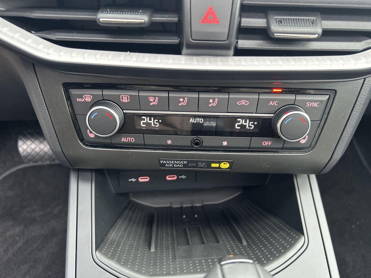 Seat IBIZA FR Business Connect 1.0 TSI 85kW / 115pk Hatchback | Panorama dak | 18'' inch Velgen | Seat Audio