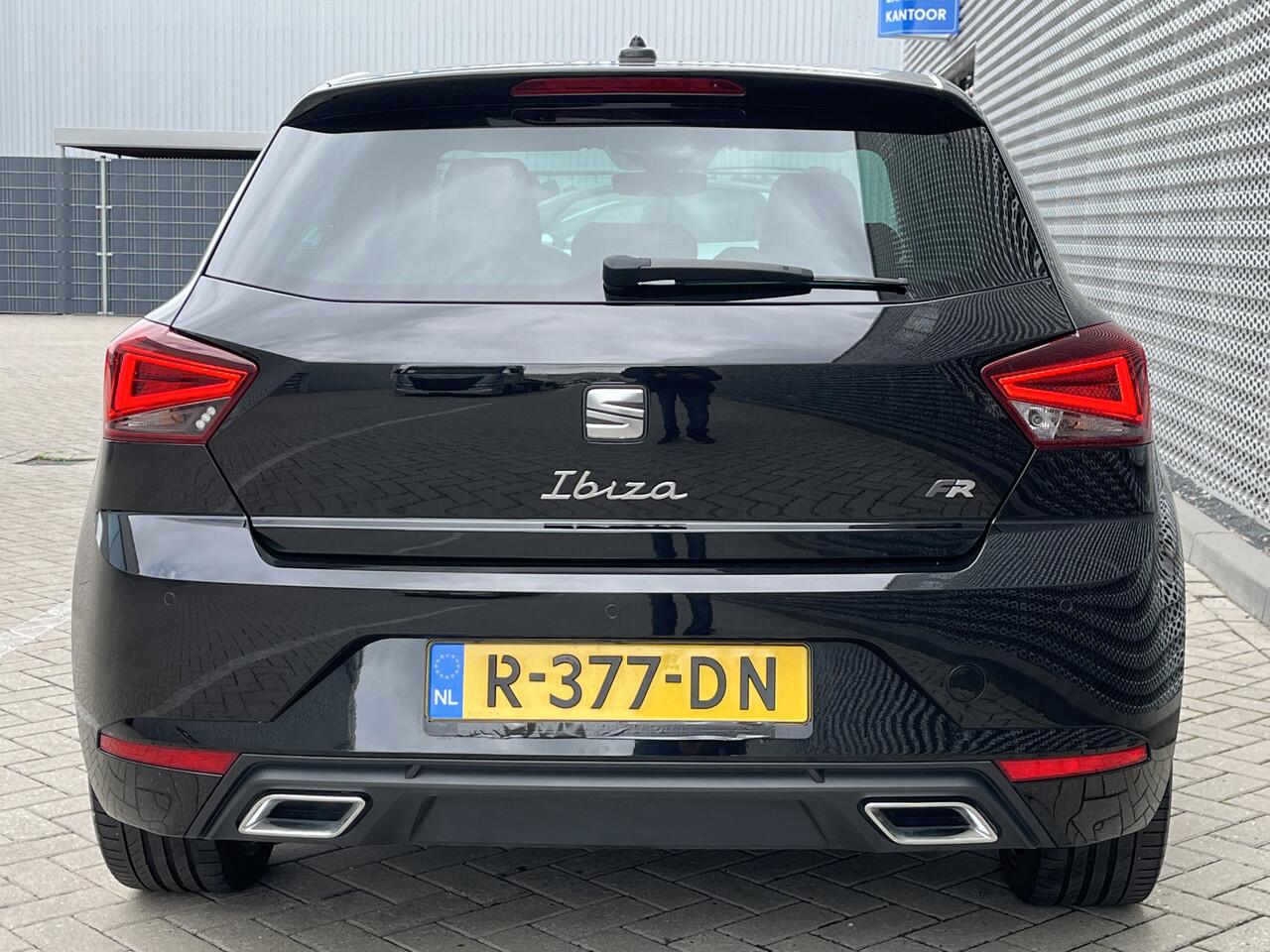 Seat IBIZA 1.0 EcoTSI FR / Digitaal dashboard / LED / App connect / Climate controle / Parkeersensoren / Lichtmetaal 18 inch / **