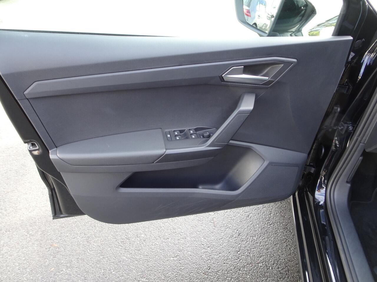 Seat IBIZA 1.0 EcoTSI Style Business Intense Automatische airco, navigatie, cruise controle, parkeersensoren voor en achter, licht metalen velgen, enz. GEEN IMPORT