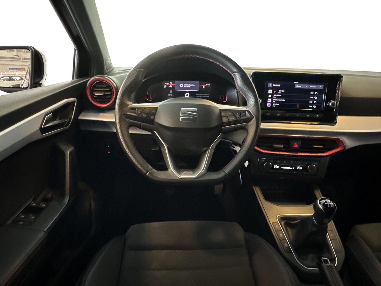 Seat IBIZA 1.0 95pk EcoTSI FR | Parkeersensoren voor & achter | Automatische Airco | Apple carplay & Android auto