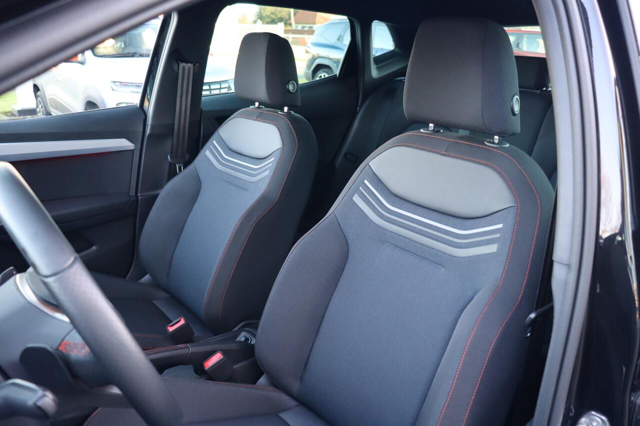 Seat IBIZA 1.0 EcoTSI FR Business Connect Automaat | Adap. Cruise | Keyless | Stoelverwarming | Camera | Carplay