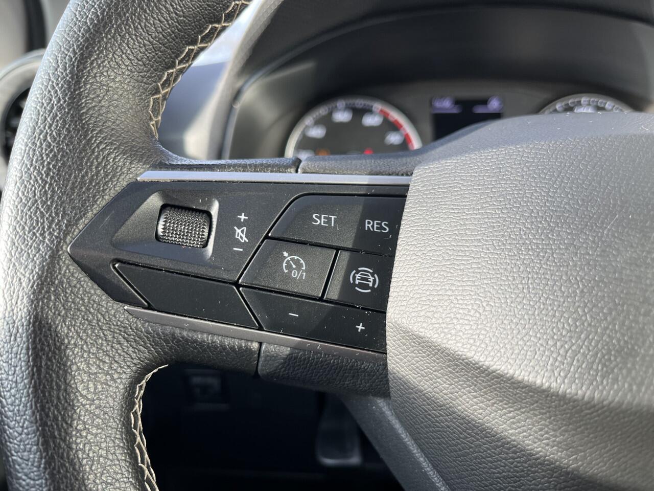 Seat IBIZA 1.0 TSI Style / PARK. SENSOREN/ LED/ CLIMA/ CRUISE/ FULL LINK/ 15" LMV