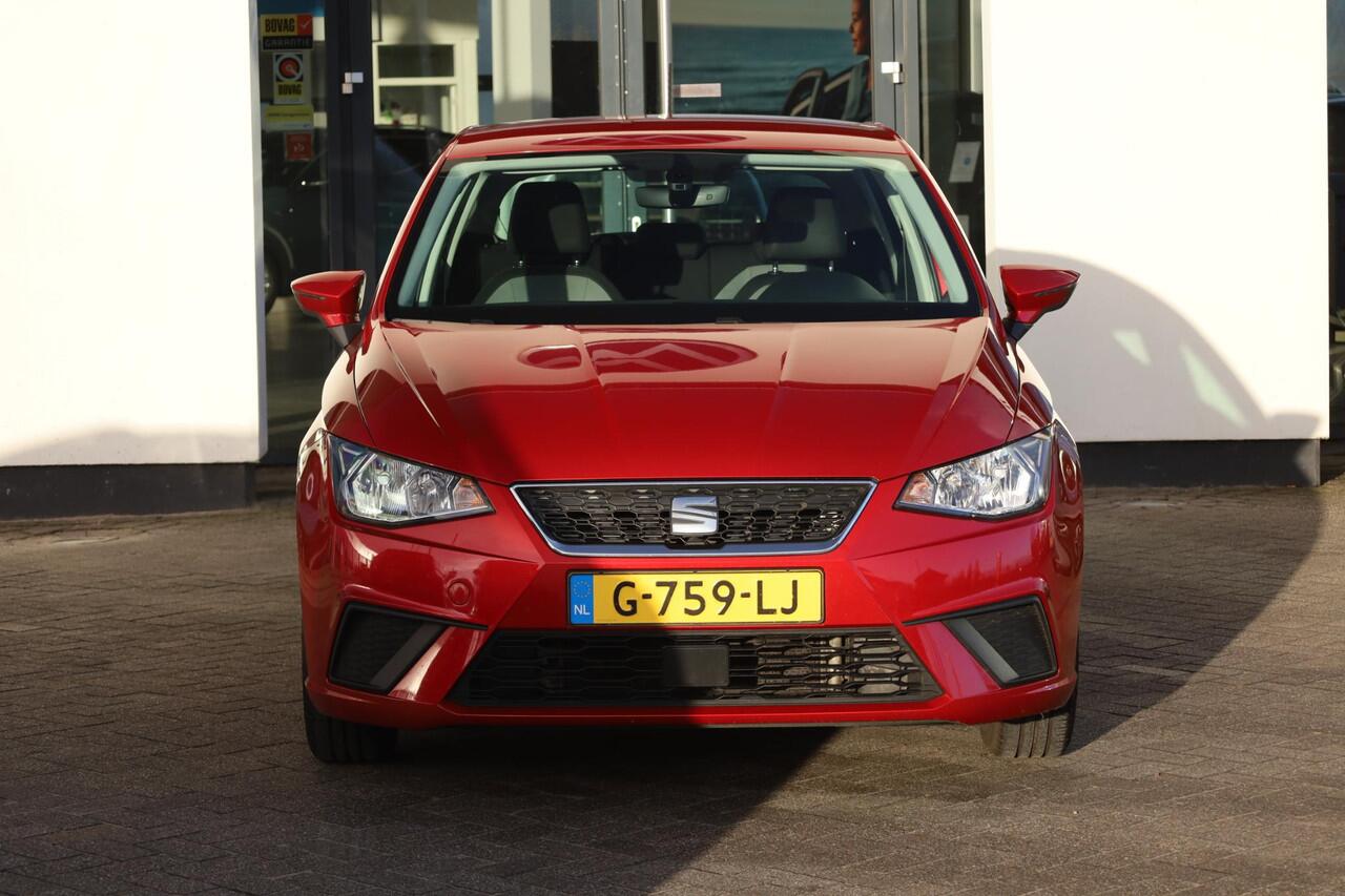 Seat IBIZA 1.0 TSI Style 95PK / 70kW, NL auto 1e eigenaar door ons geleverd en onderhouden, parkeersensoren, bluetooth, cruise control, lederen multifuntioneel stuurwiel