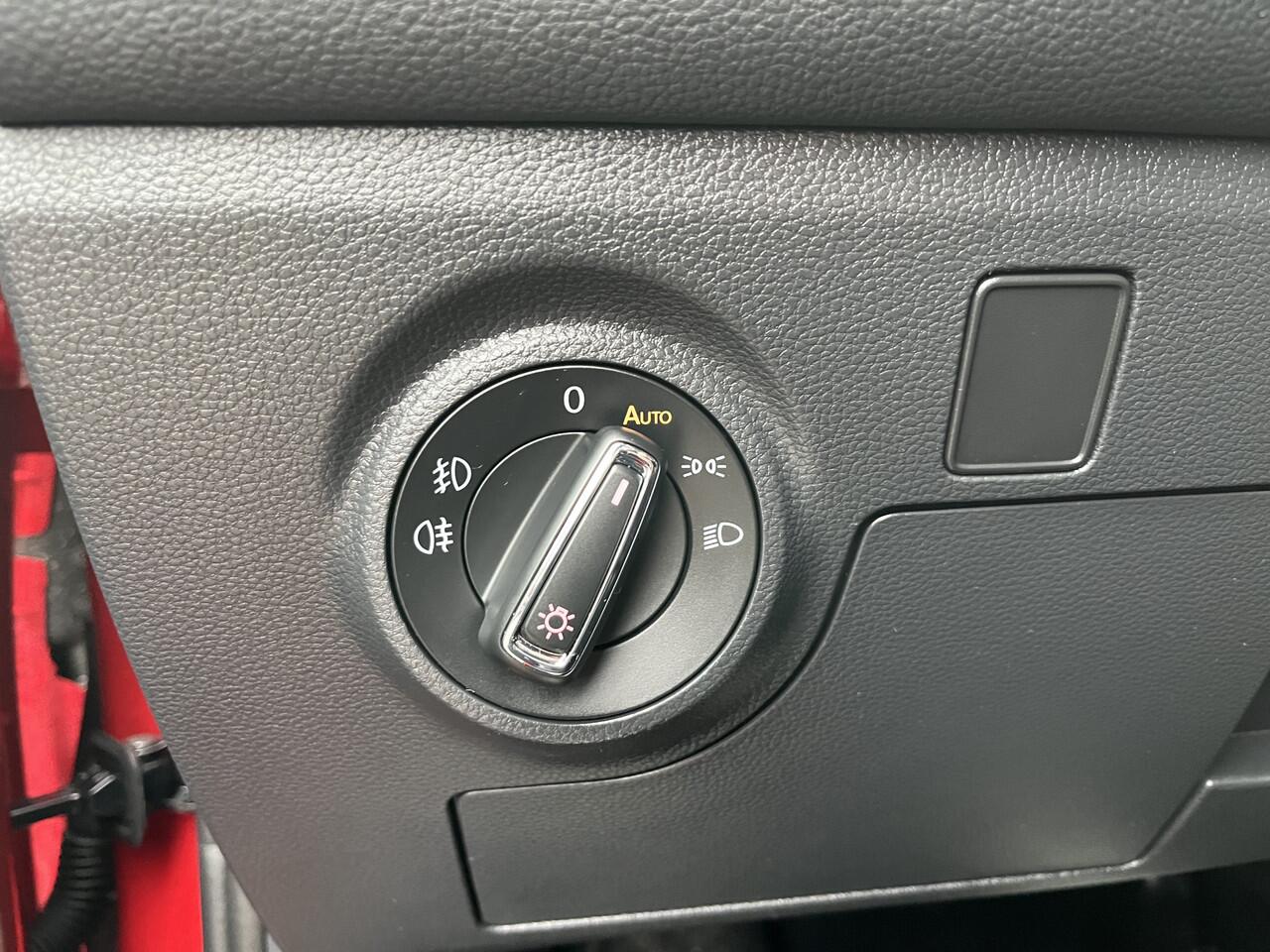 Seat IBIZA 1.0 TSI FR Black Edition / AUTOMAAT/ BEATS AUDIO/ PANO/ DCC/ CAMERA/ PARK. SENSOREN/ LEDER & ALCANTARA/ KEYLESS/ STOELVERWARM./ VIRTUAL COCKPIT/ LED/ ADAPT. CRUISE/ FULL LINK/ NAVI/ CLIMA/ DAB/ 18" LMV