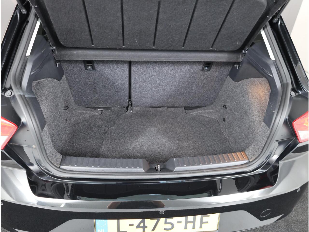 Seat IBIZA 1.0 TSI Style 95PK | Navigatie via app | Parkeersensoren | Airco |