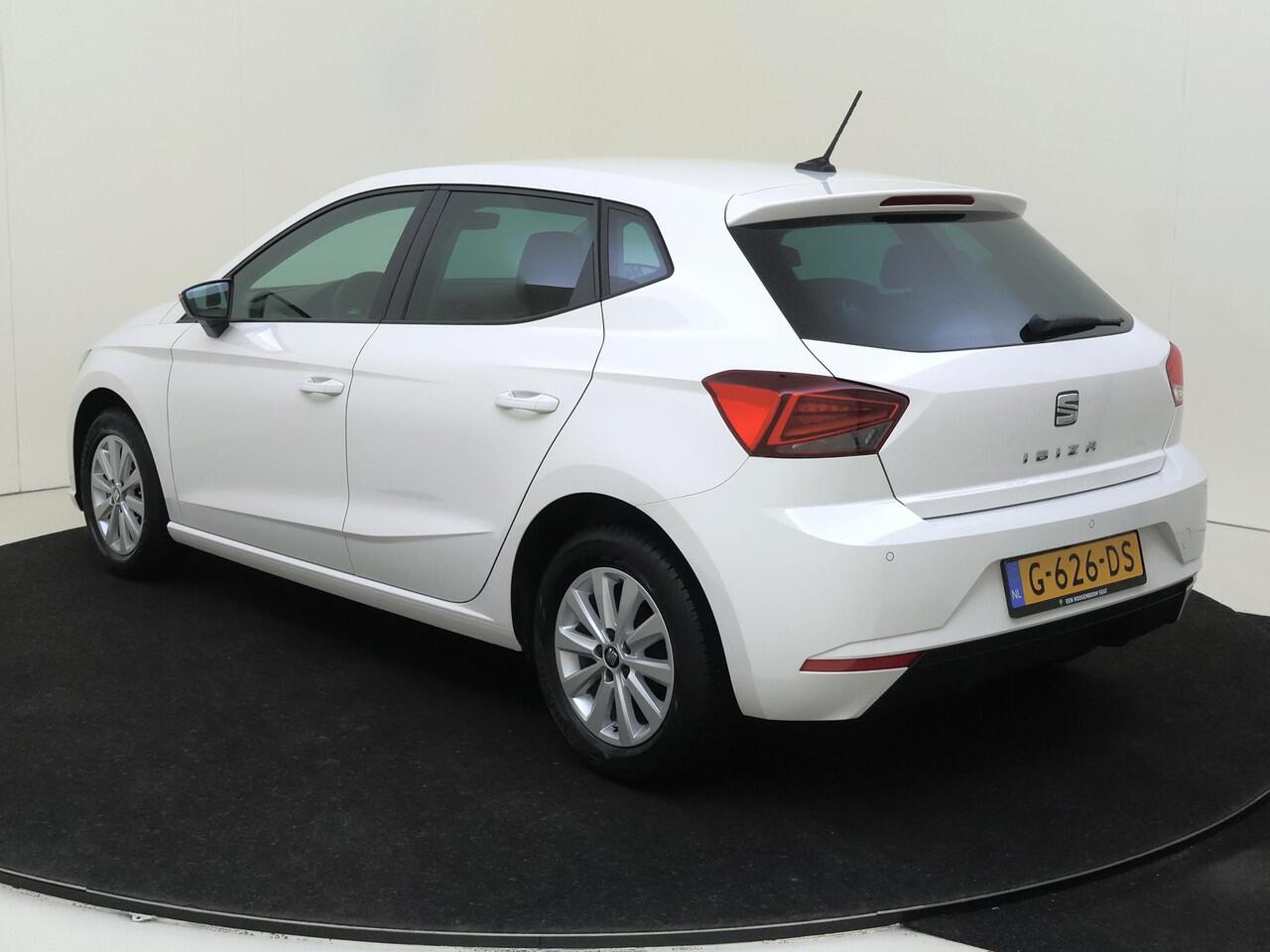 Seat IBIZA 1.0 TSI Style Business Intense | Achteruitrijcamera | Parkeersensoren | Cruise control | CarPlay | Navigatie | Elektrisch inklapbare buitenspiegels |