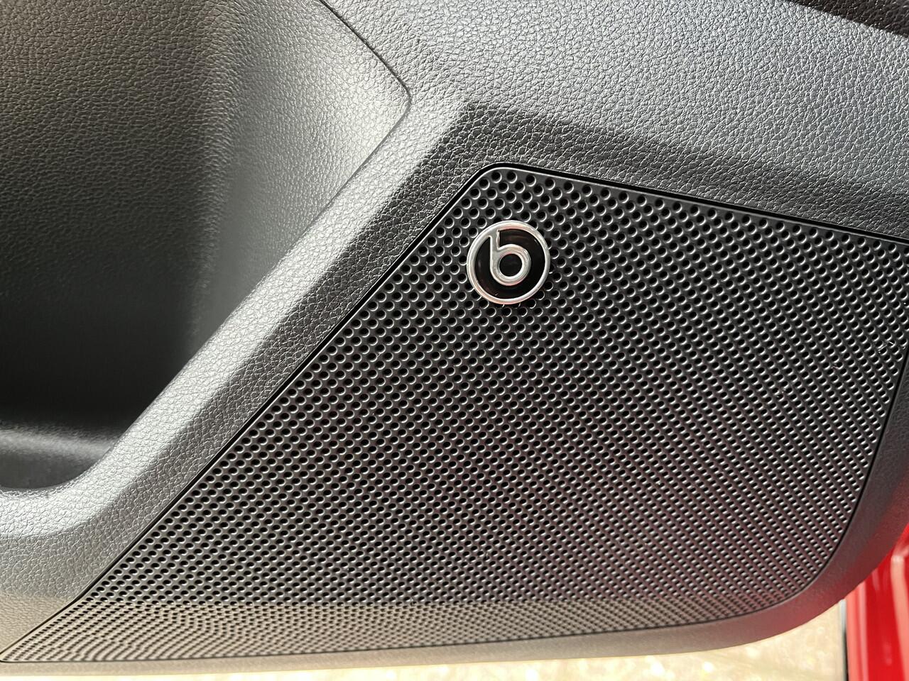 Seat IBIZA 1.0 TSI FR Black Edition / AUTOMAAT/ BEATS AUDIO/ PANO/ DCC/ CAMERA/ PARK. SENSOREN/ LEDER & ALCANTARA/ KEYLESS/ STOELVERWARM./ VIRTUAL COCKPIT/ LED/ ADAPT. CRUISE/ FULL LINK/ NAVI/ CLIMA/ DAB/ 18" LMV