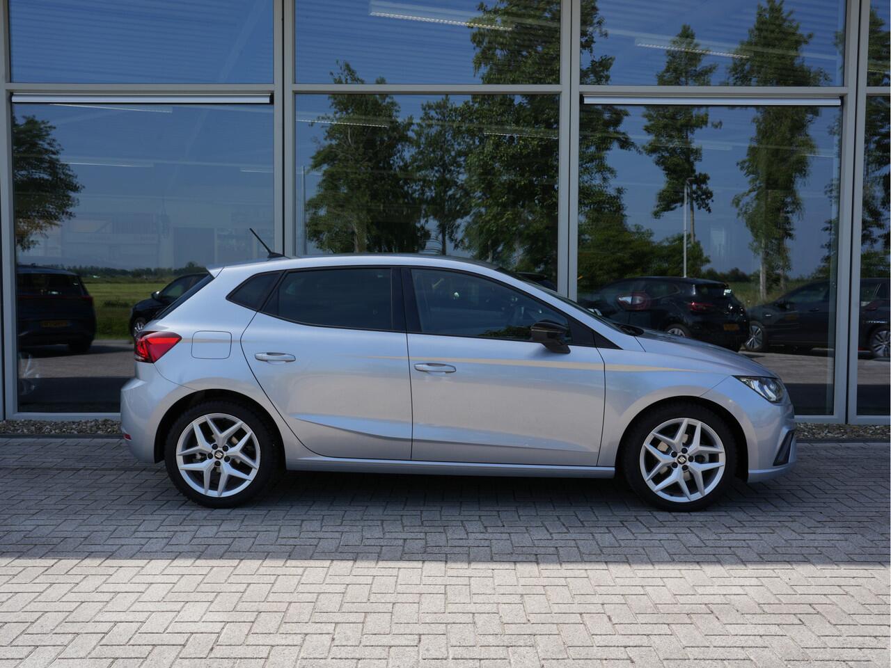 Seat IBIZA 1.0 TSI 116PK!! 6 Bak FR Business Intense | Clima | Camera | Navigatie | Android/Apple Carplay