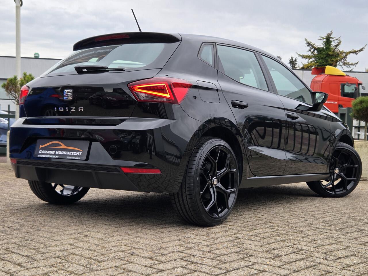 Seat IBIZA 1.0 TSI FR Business Intense NAVIGATIE|APPLE CARPLAY|CRUISE CONTROL|ECC/AIRCO|TELEFOON LAADPUNT|BLUE TOOTH TELEFONIE|PDC ACHTER|18 INCH|DEALER ONDERHOUDEN Maandag tot Vrijdag geopend van 09.00 uur tot 20.00 uur en Zaterdag van 09.00 tot 18.00 uur