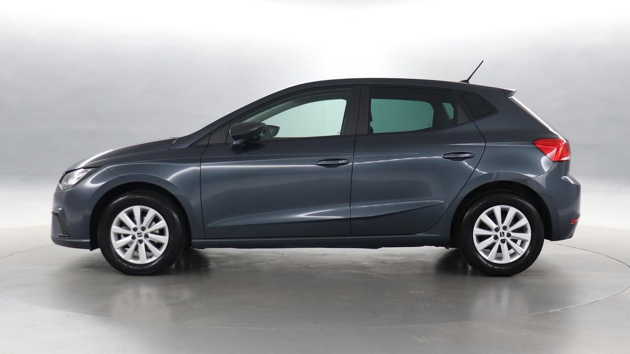 Seat IBIZA 1.0 EcoTSI 95pk Style Business Connect / Navigatie via App Connect / Stoelverwarming / Parkeersensoren