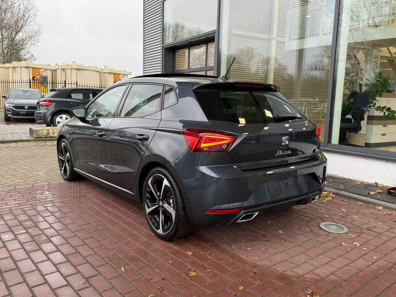 Seat IBIZA 1.5 TSI DSG FR / Panorama dak / Virtual cockpit / 18'' LMV / Navigatie / Carplay