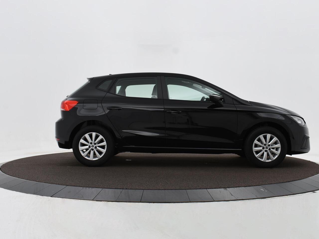 Seat IBIZA Style 1.0 EcoTSI 70 kW / 95 PK Hatchback 5 deurs 5 versn. handbak | midnight black