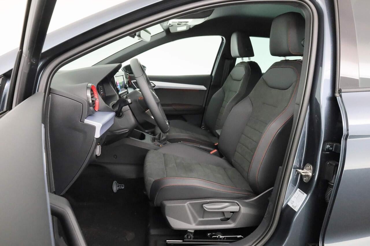 Seat IBIZA FR Business Connect 1.0 70 kW / 95 pk EcoTSI | ¤3.500,- VOORRAADKORTING | Adaptive Cruise Control | Draadloze Apple Carplay/Android Auto | Verwarmbare sportstoelen | Achteruitrijcamera | Climate Control | 18 inch lichtmetalen velgen | Full LED Koplampen