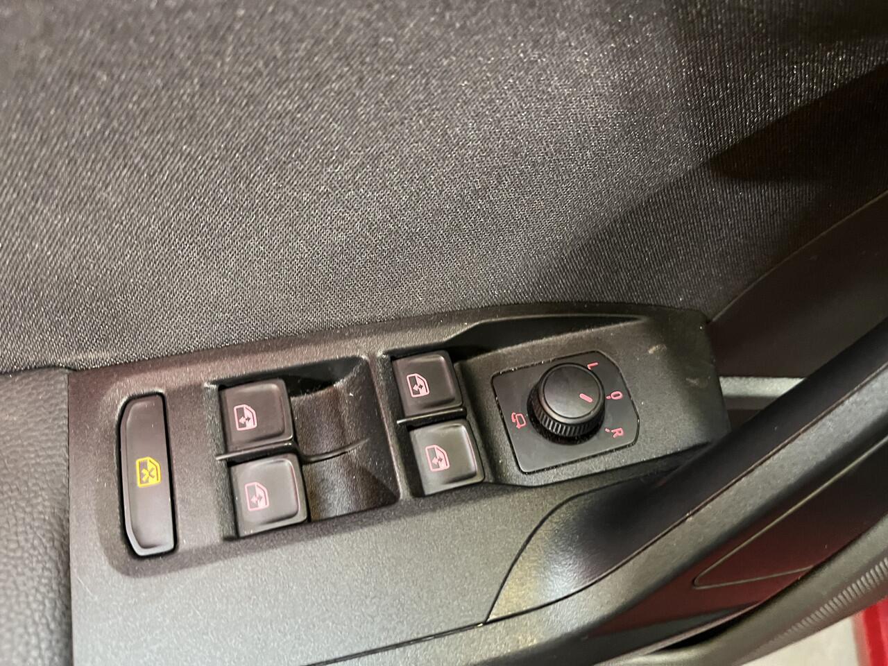 Seat IBIZA 1.0 TSI FR / 110 PK/ PANO/ RIJ-MODI/ PARK. SENSOREN + CAMERA / STOELVERWARM./ FULL LINK/ CLIMA/ NAVI/ DAB/ 18'' LMV