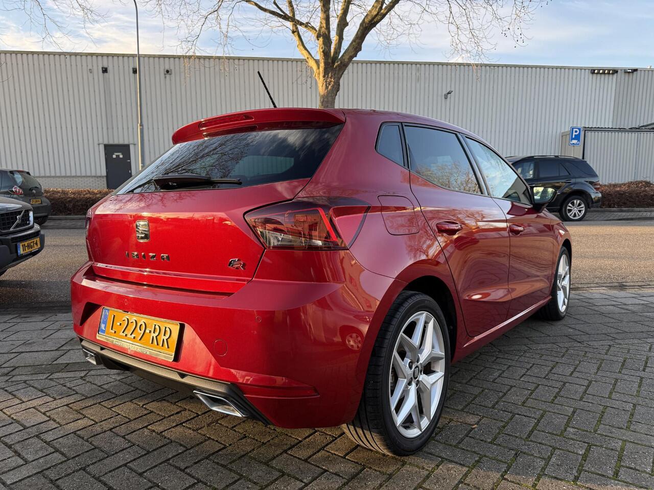 Seat IBIZA 1.0 TSI FR Business Intense | Apple Carplay | Achteruitrijcamera | Cruise Control |