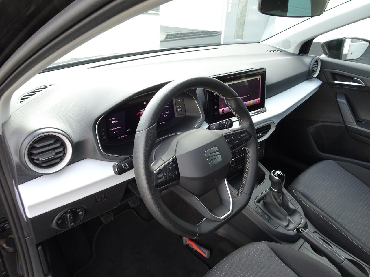 Seat IBIZA 1.0 EcoTSI Style Business Intense Automatische airco, navigatie, cruise controle, parkeersensoren voor en achter, licht metalen velgen, enz. GEEN IMPORT