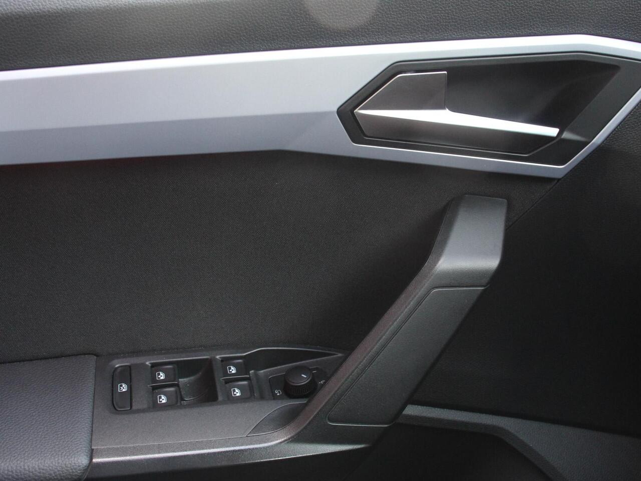 Seat IBIZA 1.0 TSI 110pk DSG FR | DEMO ! | Navigatie | Apple Carplay/Android Auto | Camera | Parkeersensoren | Adaptive cruise control | Keyless Entry/Start | Virtual Cockpit | Stoelverwarming | Ledverlichting | Getinte ramen