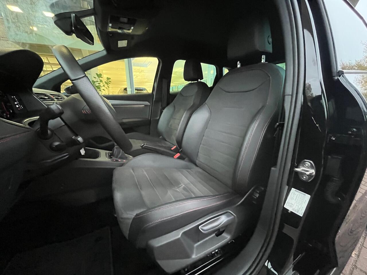 Seat IBIZA 1.0 EcoTSI FR Black edition / Virtual cockpit / Suéde bekleding / 18'' LMV / Navigatie / Carplay