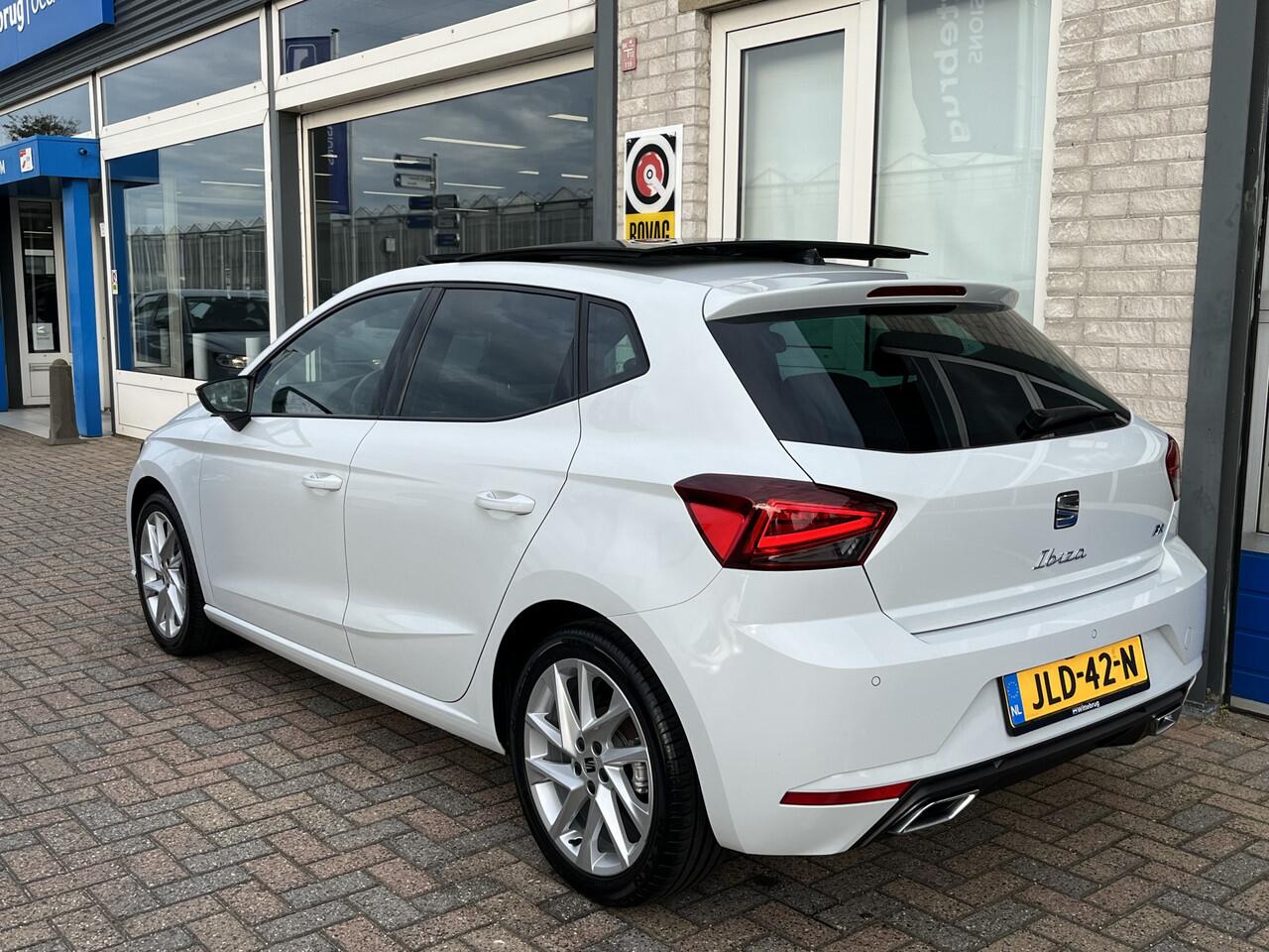 Seat IBIZA 1.0 TSI FR / PANO/ BEATS AUDIO/ PARK. SENSOREN + CAMERA/ FULL LINK/ CLIMA/ RIJ-MODI/ STOEL VERWARM.
