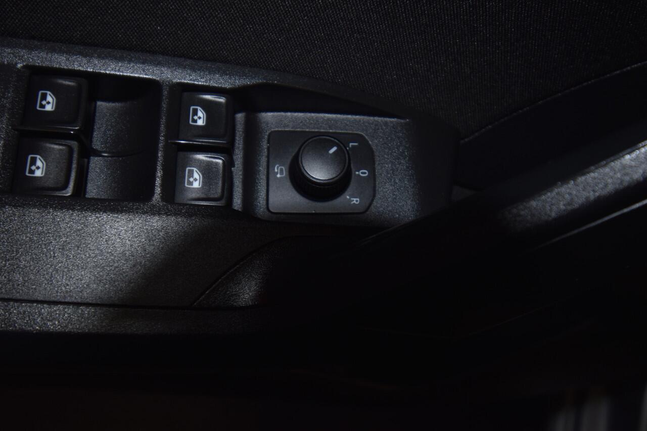 Seat IBIZA 1.0 TSI FR Business Intense , CLIMATR , A UITRIJ CAM , PDC V+A , NAVI , CR CONTR , LMV17 ,