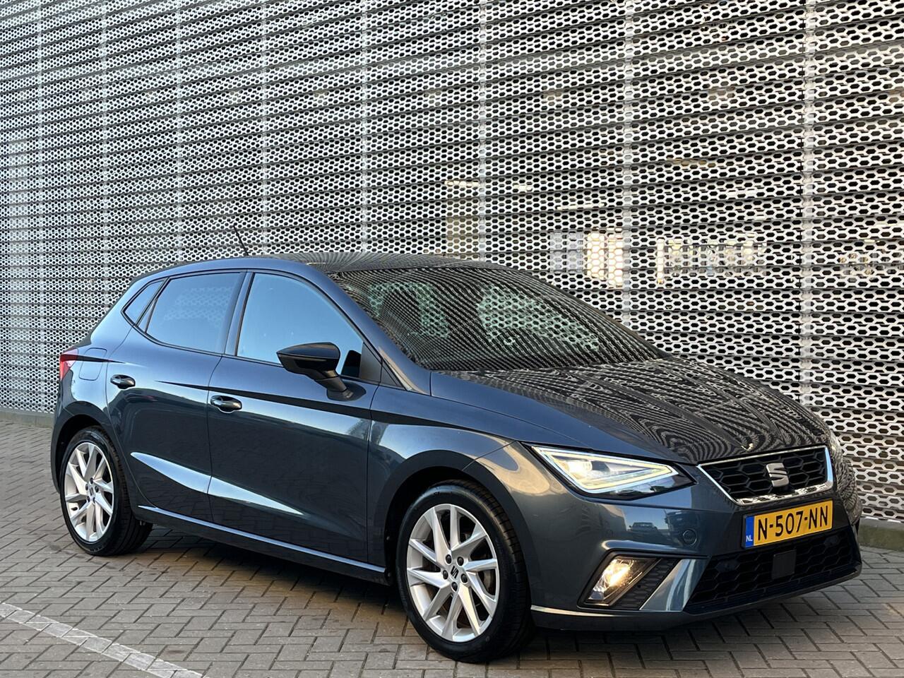 Seat IBIZA 1.0 EcoTSI FR Online / App connect / Parkeersensoren V+A / LED / Lichtmetaal 17 inch / P4