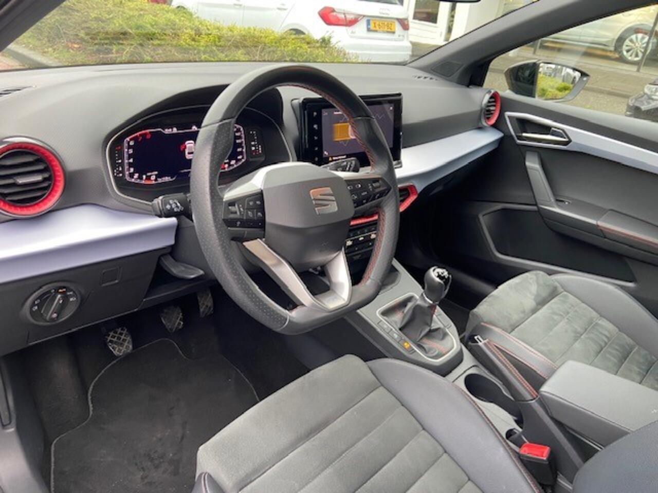 Seat IBIZA 1.0 EcoTSI FR Business Intense / 18" LMV / LED Koplampen / Navi / Camera / Virtual Cockpit / CarPlay / Leder-Alcantara