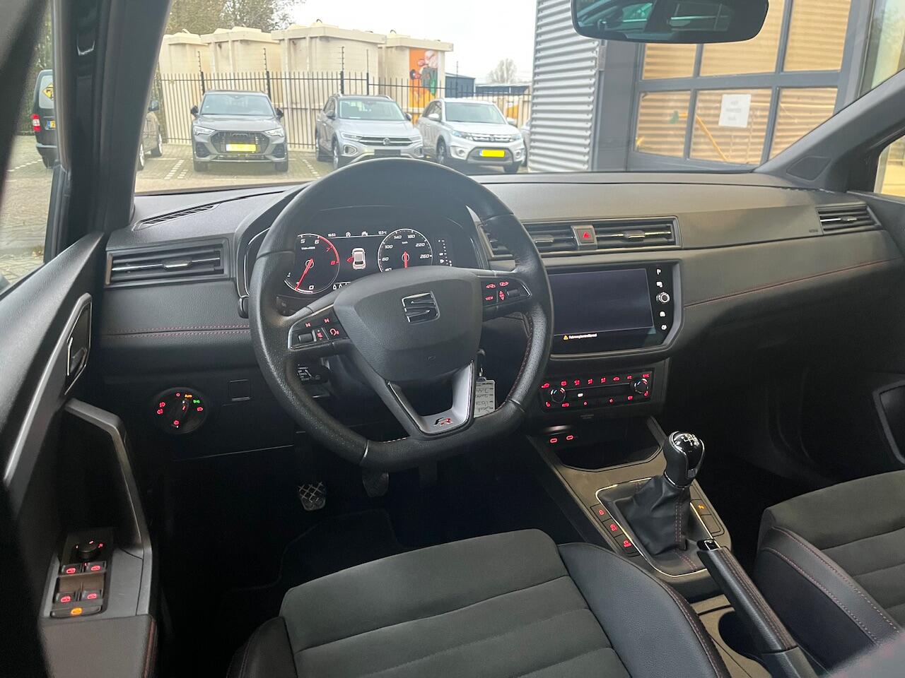 Seat IBIZA 1.0 EcoTSI FR Black edition / Virtual cockpit / Suéde bekleding / 18'' LMV / Navigatie / Carplay