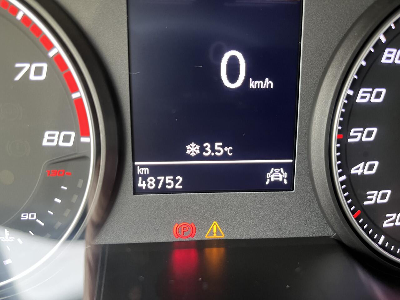 Seat IBIZA 1.0 TSI Style / PARK.SENSOREN/ FULL LINK/ CRUISE CONTROL/ ARMSTEUN/ LANE-ASSIST/ CLIMA/ DAB/ START-STOP SYSTEEM/ MULTIFUNCTIONEEL STUUR/ ISOFIX/ 15'' LMV