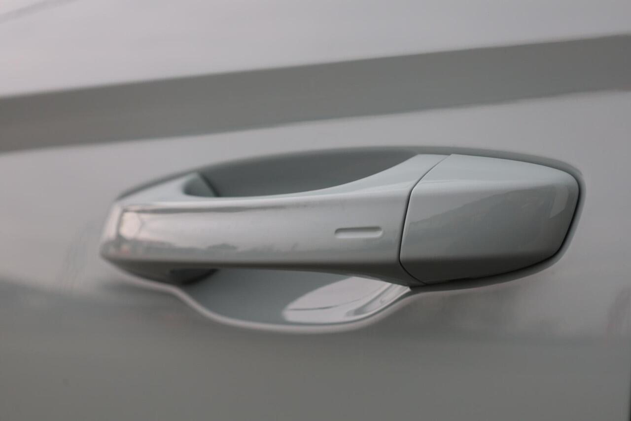 Seat IBIZA 1.0 EcoTSI FR Business Connect 115PK / 85kW Achteruitrijcamera, Apple Carplay & Android Auto, verwarmbare voorstoelen, Keyless Entry, dodehoekdetectie, full LED koplampen, navigatie, draadloos telefoon laden, groot digitaal instrumentenpaneel (Virtual Coc