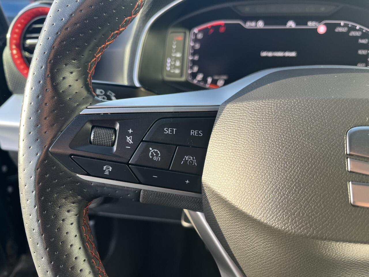 Seat IBIZA 1.0 TSI FR Business Intense / CAMERA/ PARK. SENSOREN/ LED PLUS/ ADAPT. CRUISE/ STOELVERWARM./ LEDER/ ALCANTARA/ VIRTUAL COCKPIT/ NAVI/ CLIMA