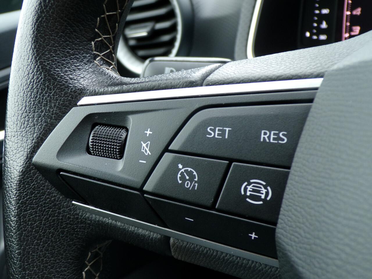 Seat IBIZA 1.0 EcoTSI Style Business Intense, Carplay + Android Auto / Virtual Cockpit / Full LED. / Sensoren V + A / Stoelverwarming / 16'' LMV