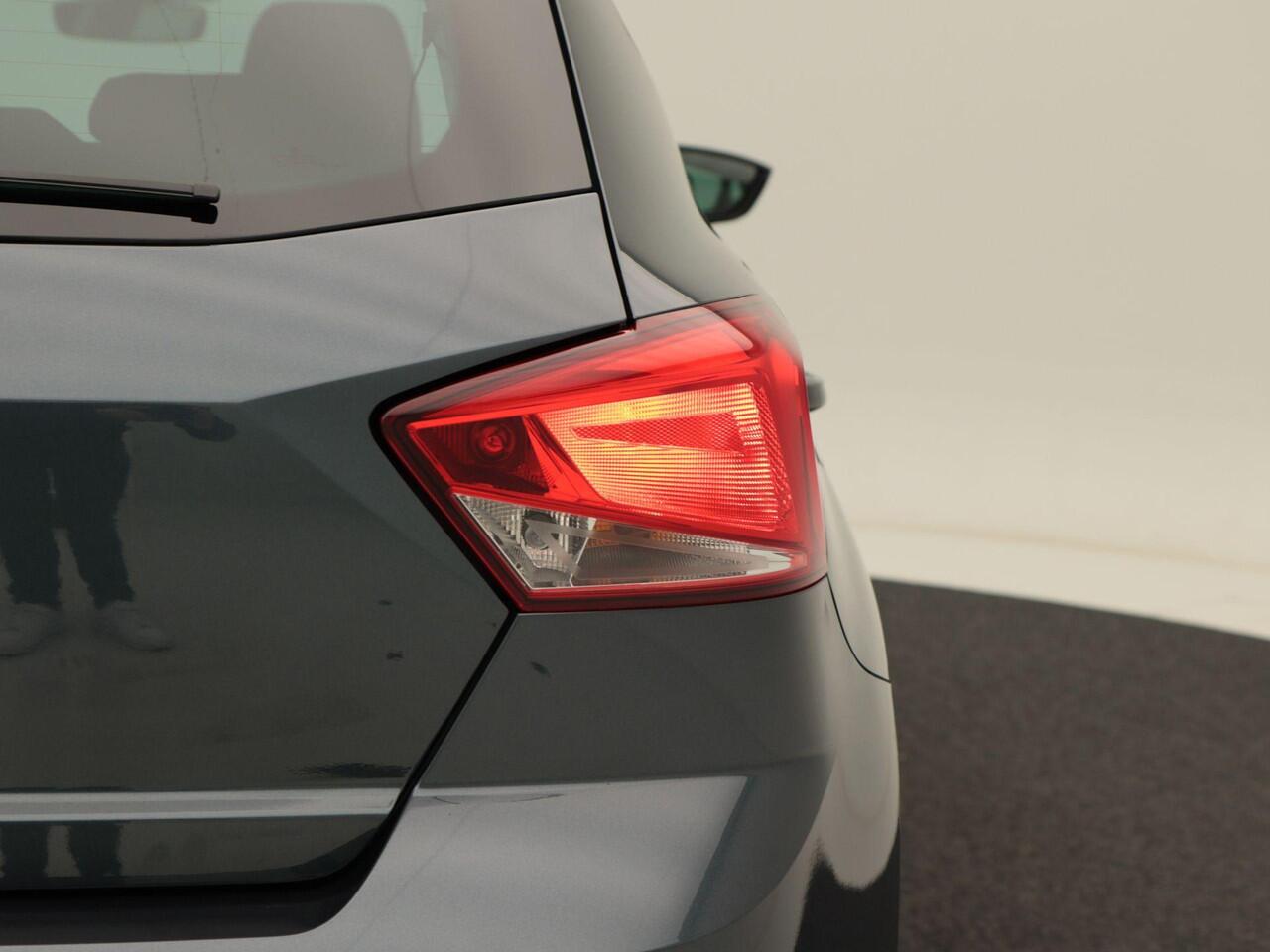 Seat IBIZA 1.0 TSi Style Business Connect | Cruise Control | Climate Control | CarPlay | Stoelverwarming | Parkeersensoren | 81.202 Km!!