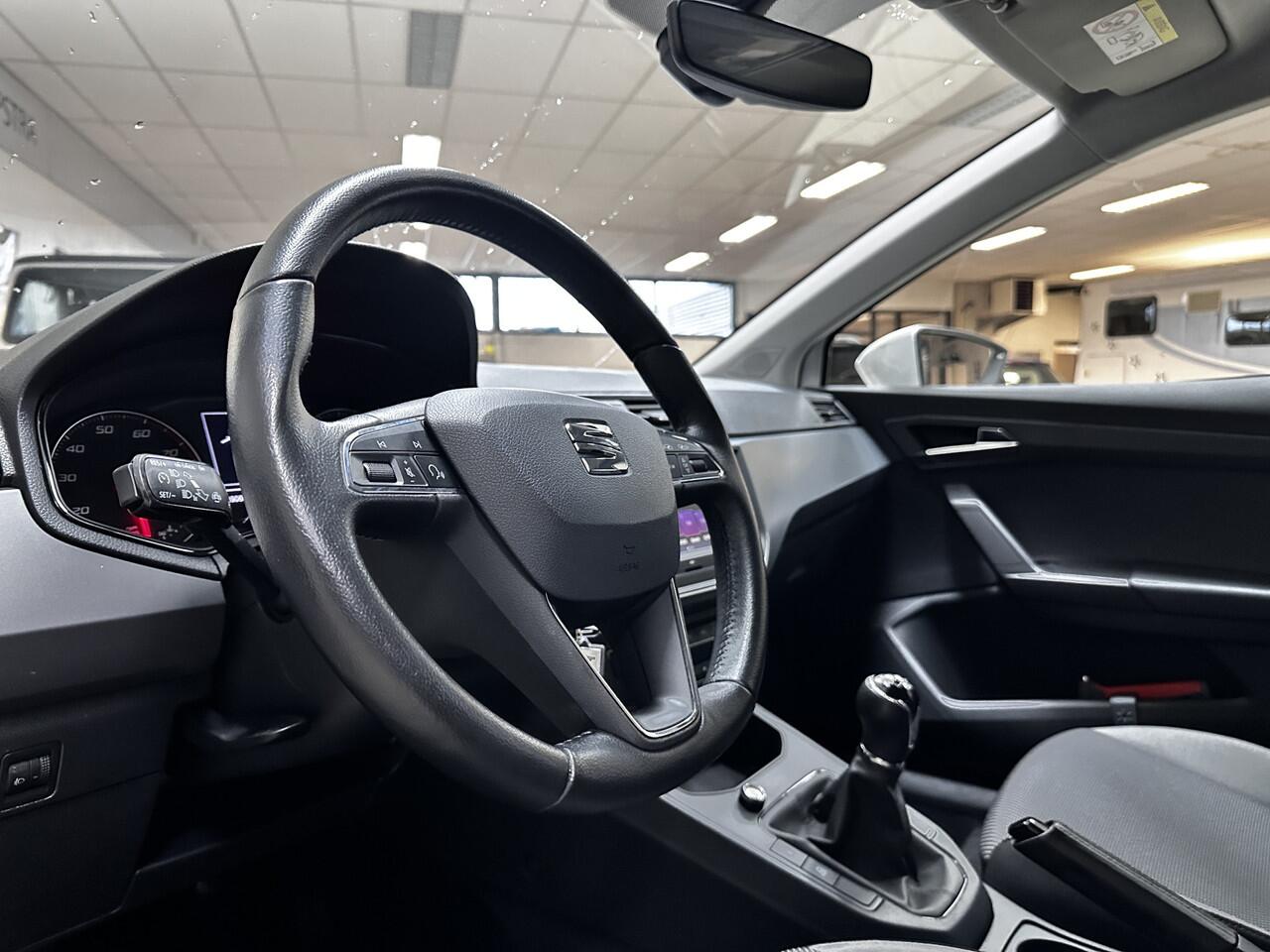 Seat IBIZA 1.0 TSI Style/ Apple + Android/ DAB+/ Clima/ Cruise/ Elek. pakket/ Isofix/ Regensensor/ Bluetooth/ Multi. LEDER. Stuur/ PDC/ Dagrijverl.