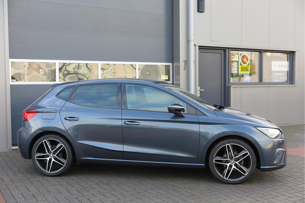 Seat IBIZA 1.0 TSI 95PK FR Limited Edition, Virtual Cockpit , Beats audio , Led verlichting, Camera, Stoelverwarming, Navi, Alcantara bekleding ,Cruise control, etc. .