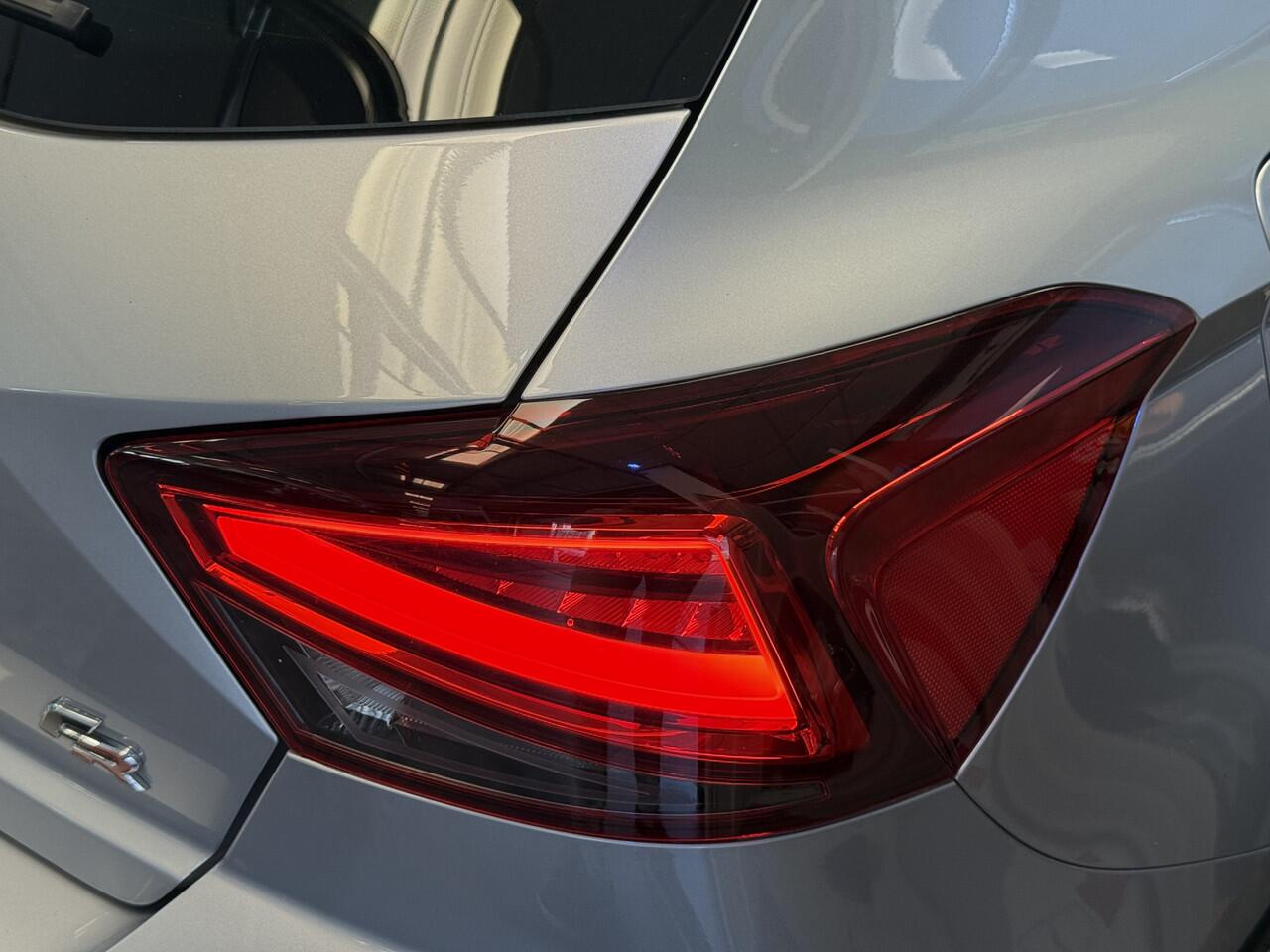 Seat IBIZA 1.0 TSI FR 5-Drs. Automaat Navigatie Full-led 24 maanden garantie mogelijk (*vraag naar de voorwaarden)