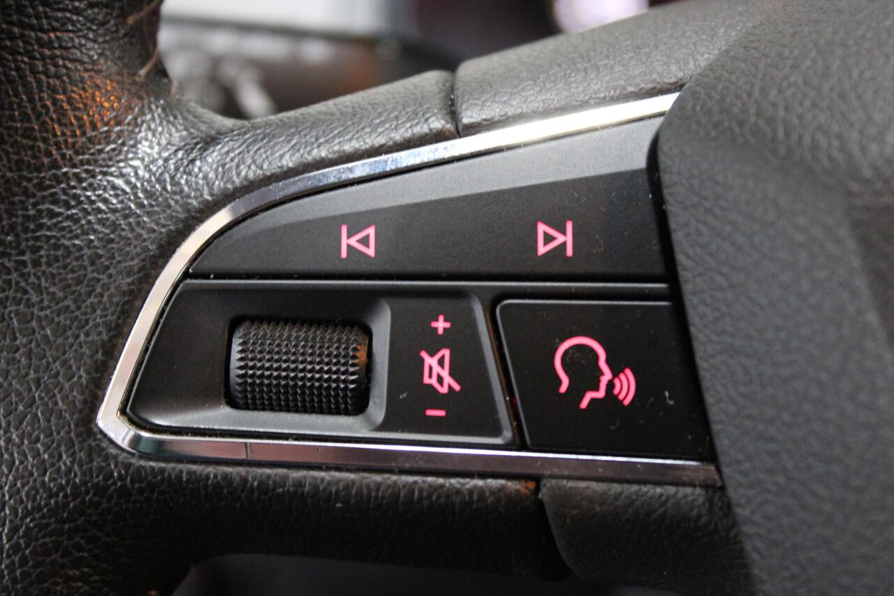 Seat IBIZA 1.0 TSI Style Business Intense / Navigatie / DAB+ /