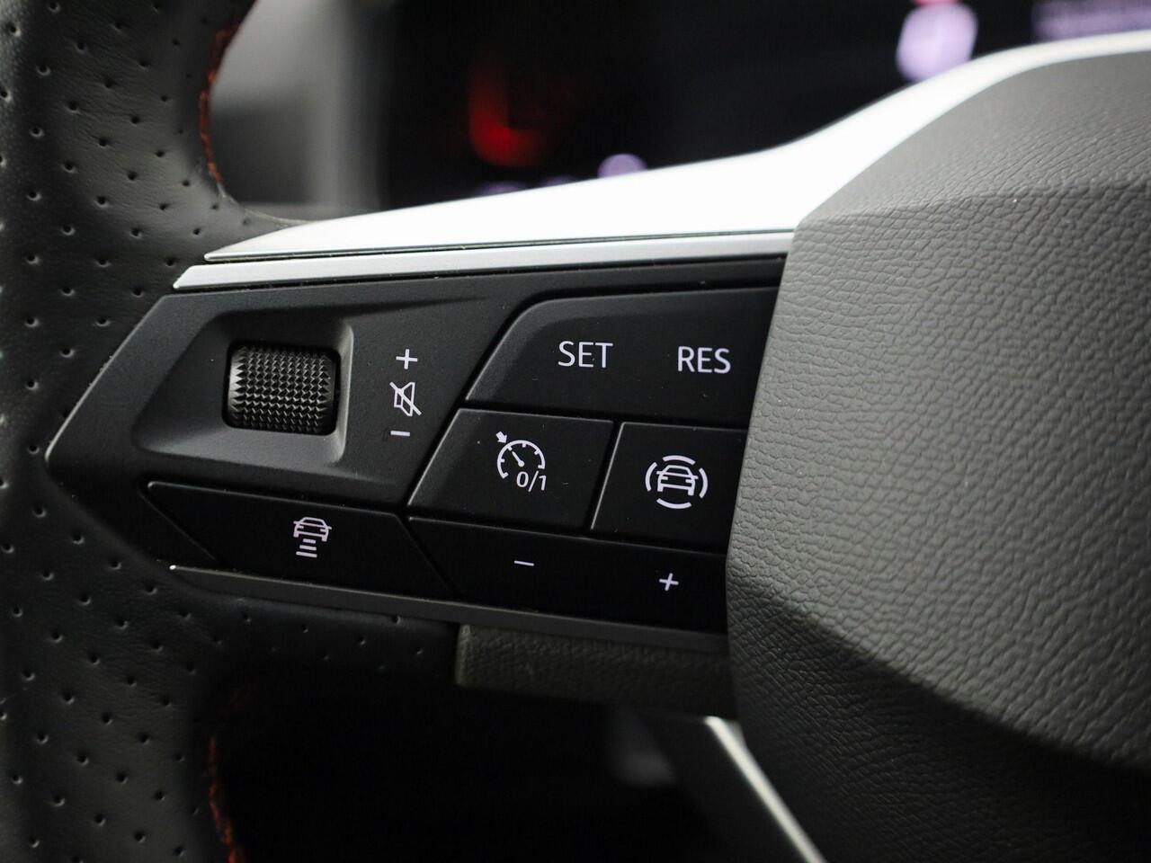 Seat IBIZA 1.0TSI/95PK FR · Navigatie · Apple Car Play · Parkeersensoren · Garantie tot april 2028 of 80000km.