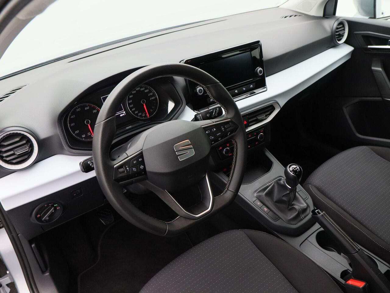 Seat IBIZA 1.0 TSi Style | LED | Carplay | Sensoren | Adaptive Cruise | Climate Control | Leder stuur | 15 Inch | 55.258 Km!!