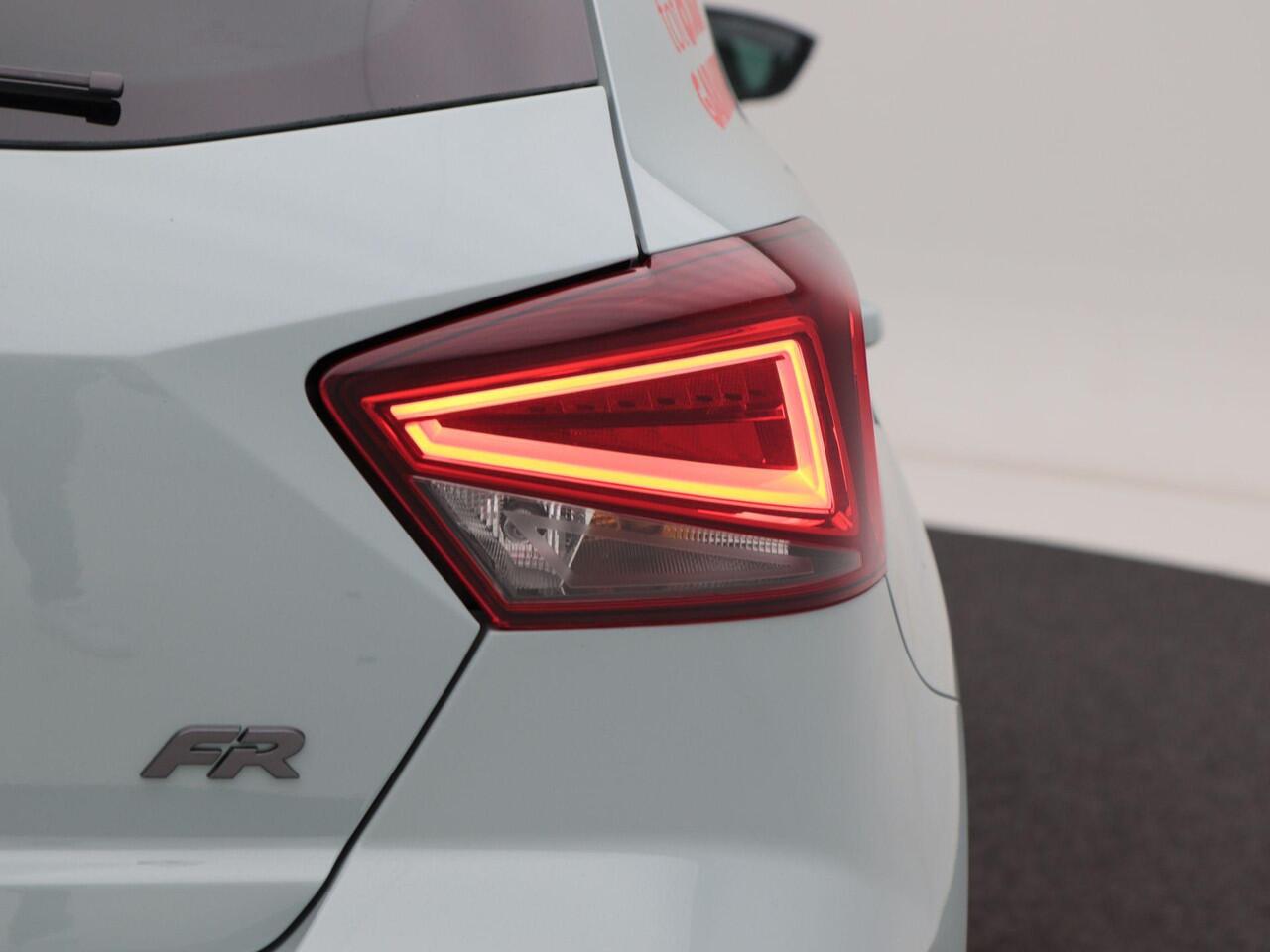 Seat IBIZA FR Business Connect 1.0 TSI 95 PK | Achteruitrijcamera | Cruise control | Stoelverwarming | Adaptive cruise control