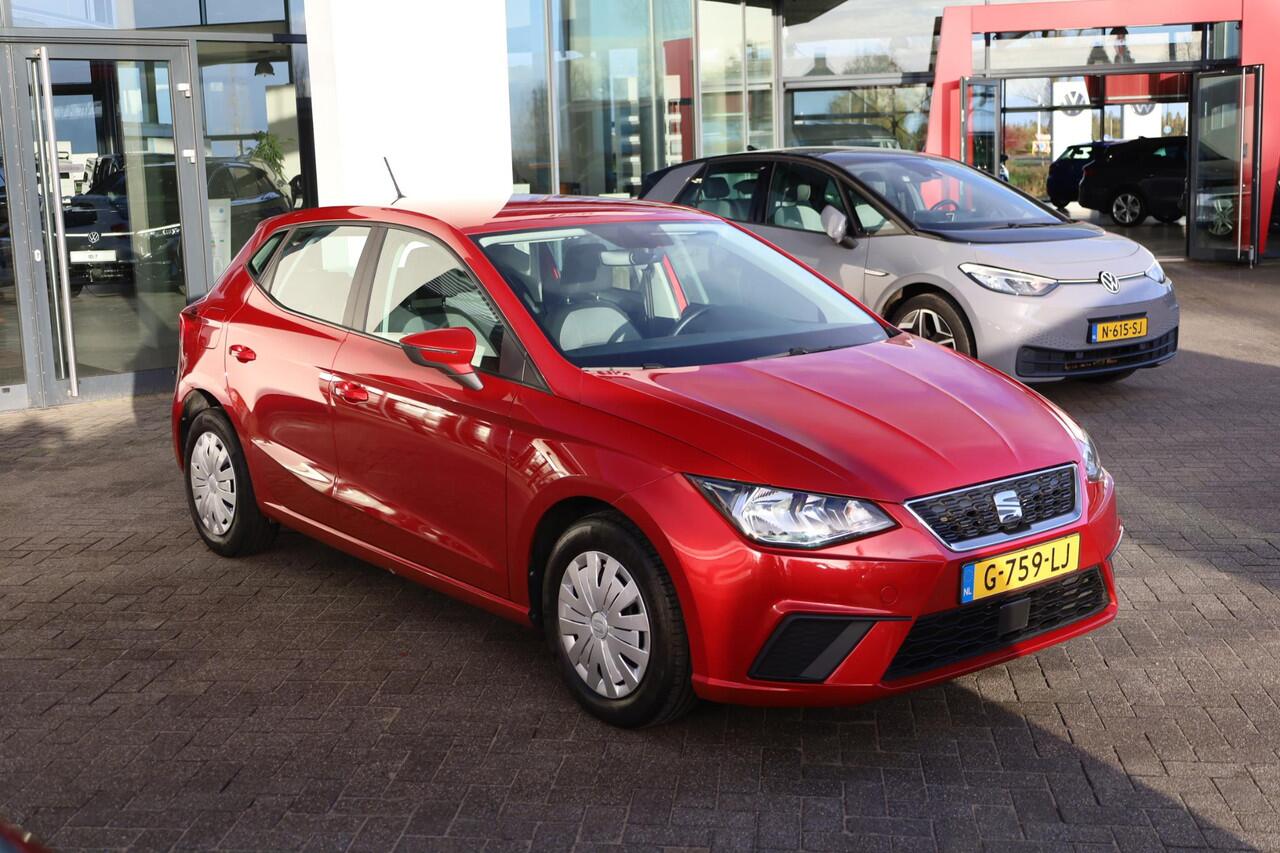 Seat IBIZA 1.0 TSI Style 95PK / 70kW, NL auto 1e eigenaar door ons geleverd en onderhouden, parkeersensoren, bluetooth, cruise control, lederen multifuntioneel stuurwiel