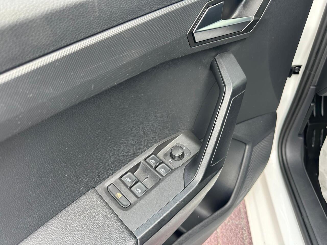 Seat IBIZA 1.0 MPI Style Climate C, Cruise C, Navigatie, Lmv!!!!