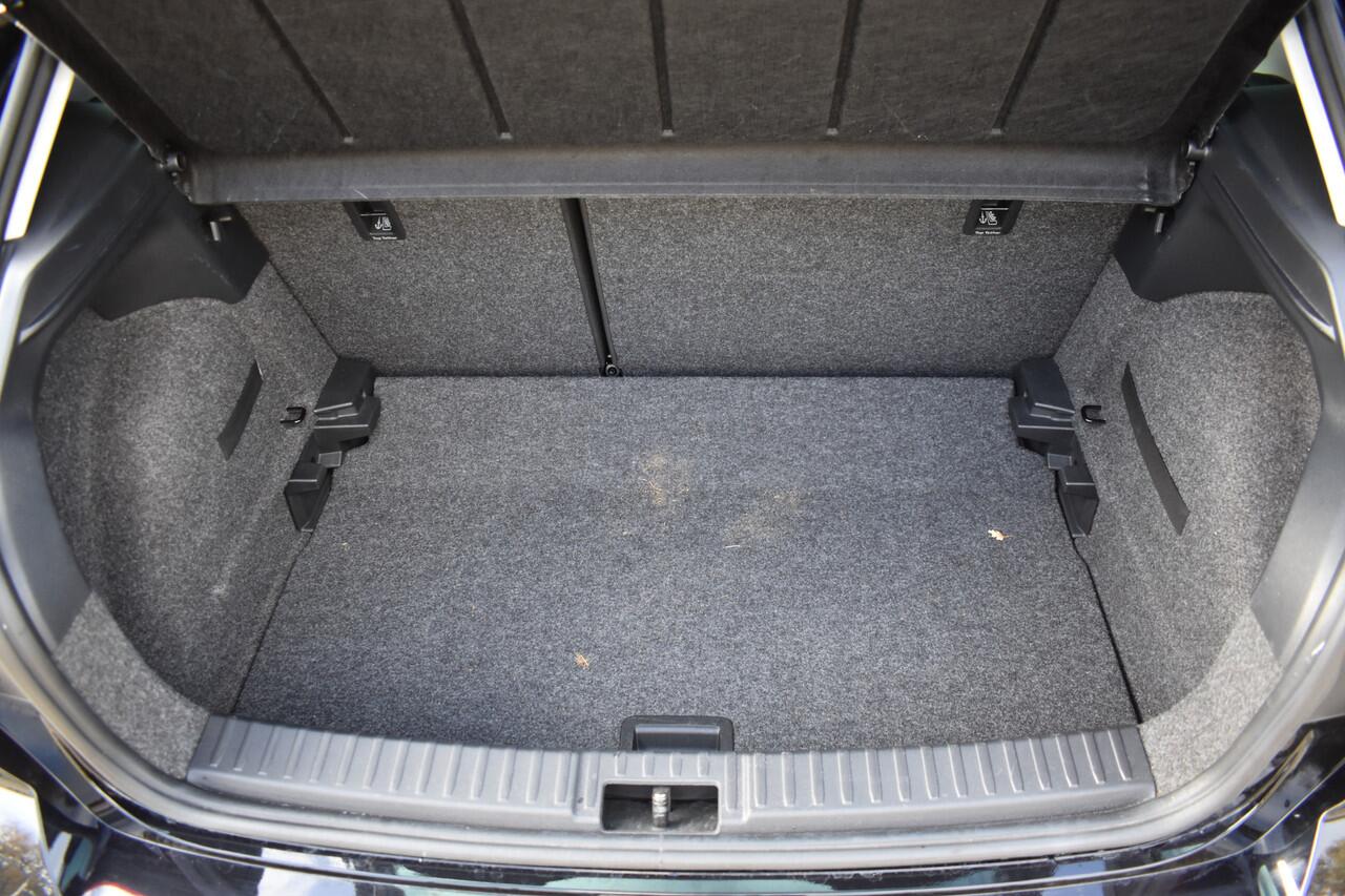 Seat IBIZA 1.0 EcoTSI Style Business Connect / Parkeersensoren / Carplay / Airco / Cruise control