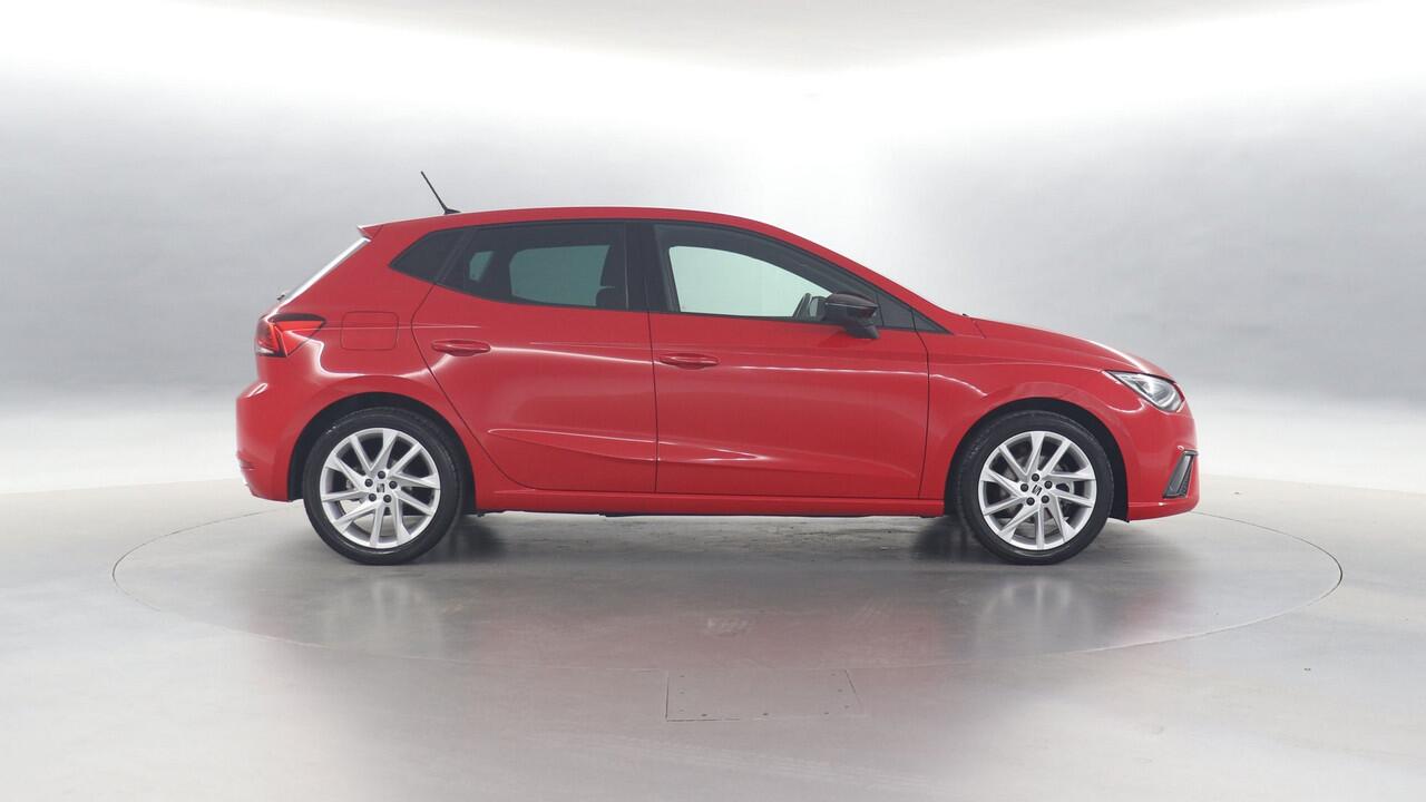 Seat IBIZA 1.5 TSI 150pk FR Sport DSG / Navigatie via App Connect / Parkeersensoren / LED Koplampen