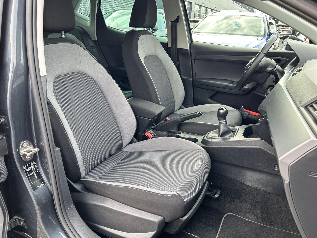 Seat IBIZA 1.0 TSI Style Business Intense 95pk | Parkeercamera | Navigatie | Lichtmetalen velgen | Cruise controle