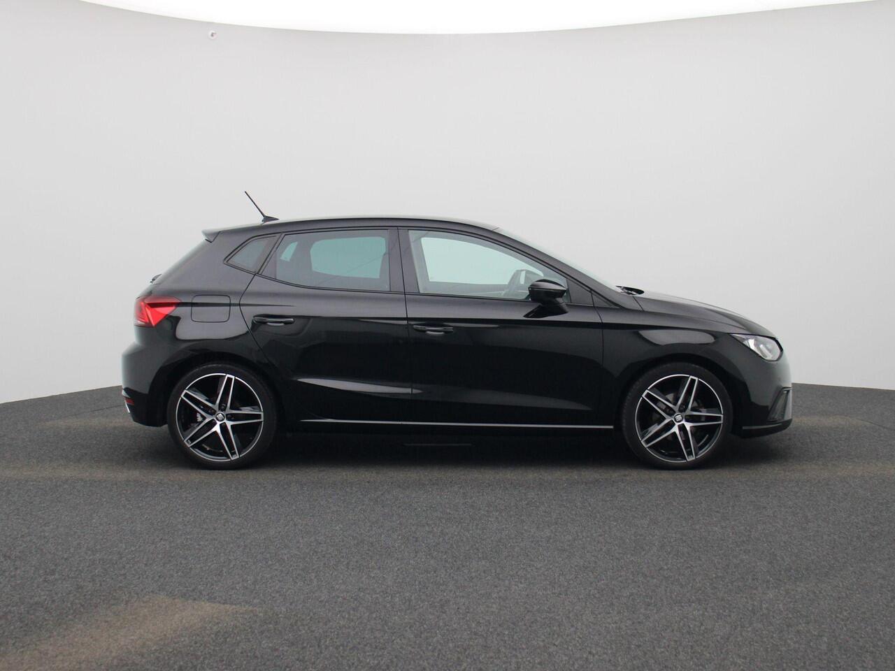 Seat IBIZA 1.0 TSI FR Business Intense | 18" LMV | Camera | PDC Voor + Achter | Full-Map Navigatie | Climate Control | Privacy Glass | Cruise Control & Snelheidsbegrenzer | Apple Carplay & Android Auto