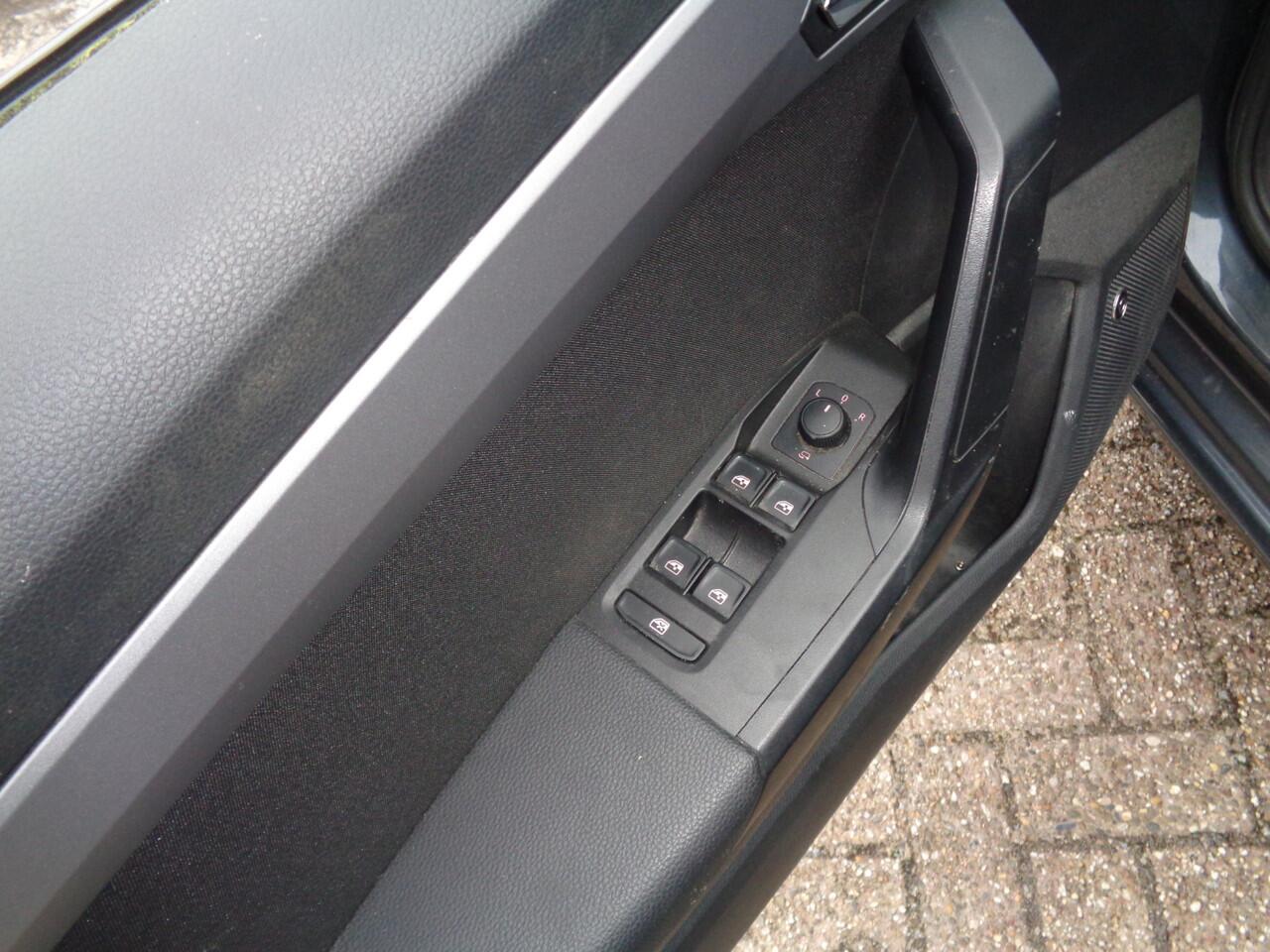 Seat IBIZA 1.0 TSI FR Business Intense Ecc,camera, PDC, Navigatie, carplay/android auto