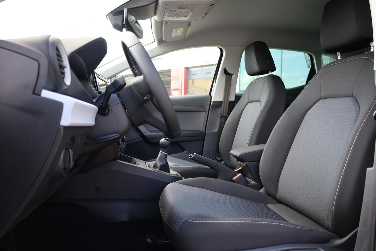 Seat IBIZA 1.0 EcoTSI Style Business Connect 95PK / 70kW Apple Carplay & Android Auto, cruise control, verwarmbare voorstoelen, parkeersensoren voor + achter, airco, volledig digitaal instrumentenpaneel, 16'' LMV 'Design'